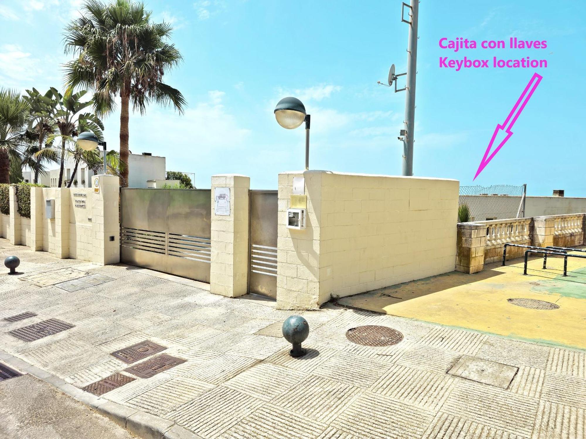 On Beach Deluxe Apartment With Pools And Own Garden エル・プエルト・デ・サンタ・マリア エクステリア 写真